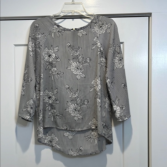 Papermoon Floral Striped Women's Top size small. In excellent condition! - Picture 2 of 9